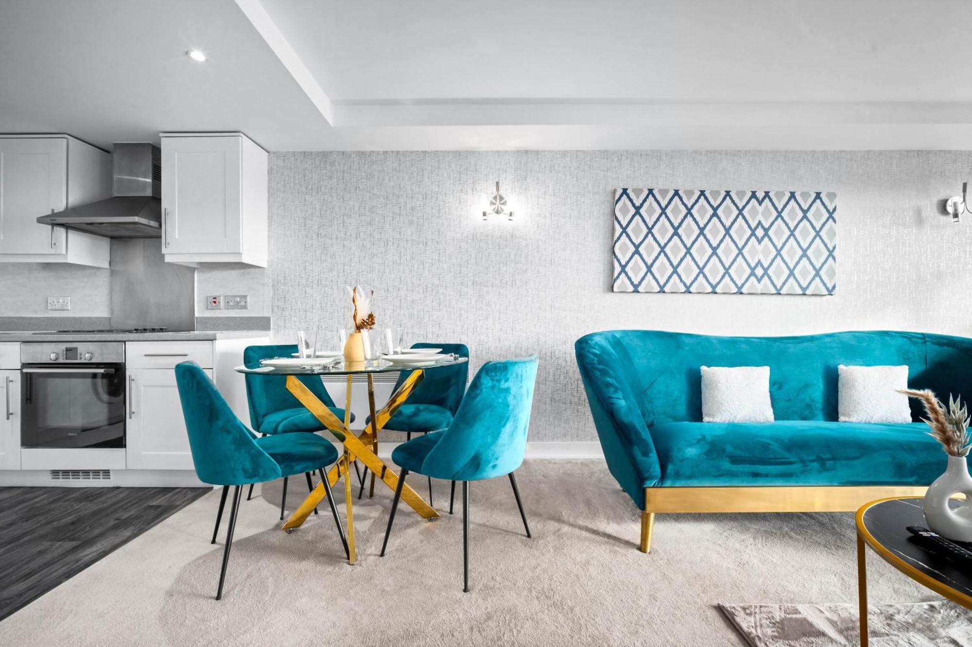 Apartment 2 Bedroom With Parking *